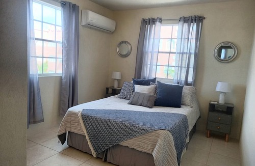 Maxwell Condo | Beachside Bliss: Modern Condo