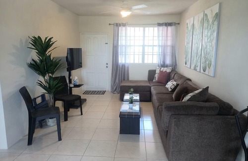 Maxwell Condo | Beachside Bliss: Modern Condo