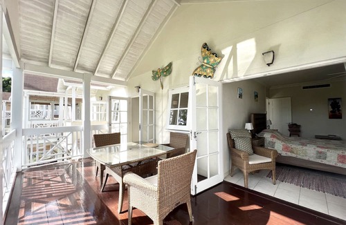 Rendezvous Apartment | Rockley Orange Hill - by ZenBreak