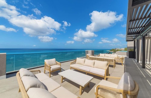 Brighton Apartment | Allure 401 - NEW Beachfront Condo On Brighton Beach
