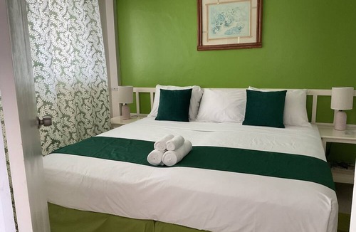 Saint Lawrence Apartment | Melrose Beach Apartments