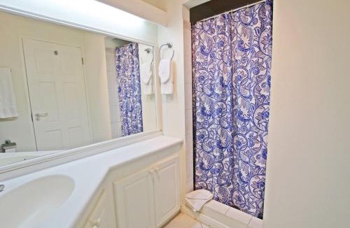 Worthing Apartment | Beachfront Studio with Pool