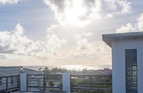 Harrismith House | Ocean View 4BR Rooftop Ent 5 Min to Beach
