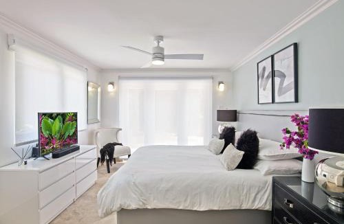 Gibbs Bay House | KingsGate 1 - by ZenBreak