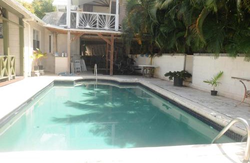 Rose Hill Apartment | Palm Tree Ville