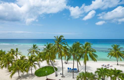 Saint Matthias Hotel | Coconut Court Beach Hotel