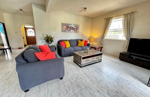Bayfield Villa | Lailamar Villa, Ocean view, Pool & AC - Ground Floor
