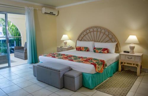 Maxwell Hotel | Sunbay Hotel- Daily Breakfast & Beach Access Included