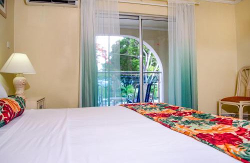 Maxwell Hotel | Sunbay Hotel- Daily Breakfast & Beach Access Included