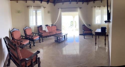 Marley Vale House | ‘MORIAH’ Private Room with Double Bed and shared bathroom