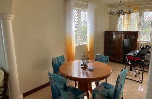 Marley Vale House | 'GRAND RIVEIRE' Private Room with Ocean View