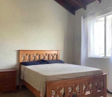 Marley Vale House | ‘MORIAH’ Private Room with Double Bed and shared bathroom