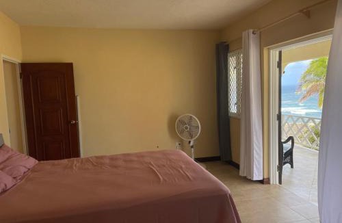 Marley Vale House | ‘MAYARO’ Private Room with Ocean View