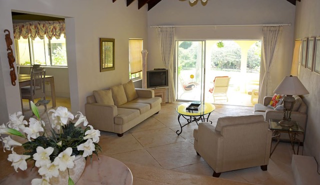 WESTERLEE 3 bedroom 2 bathroom with POOL