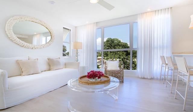 Palm Grove Villas & Hotel