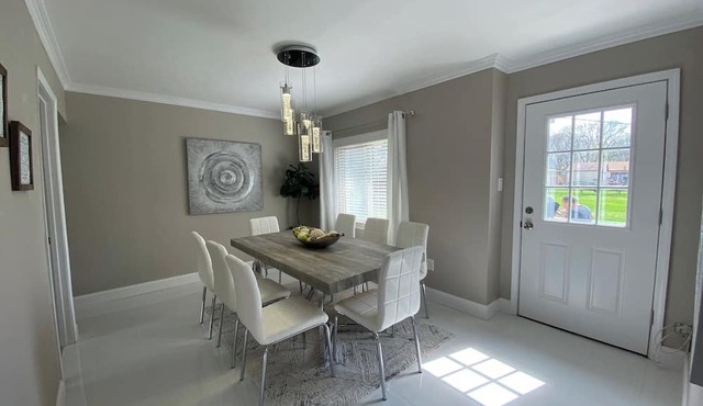 Elegant & spacious 3/2 Gem in Harper Woods in Harper Woods