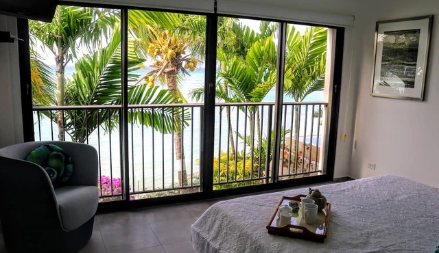 Ocean Reef 103 Luxurious Ocean front Condo- Amazing views!