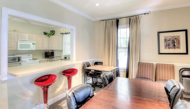 Ocean Walk L-4: Upstairs 2 bed/2 bath condo in St. Simons Island