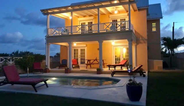 Private Villa with Pool, Gorgeous Seaviews & Short Walk To Beach