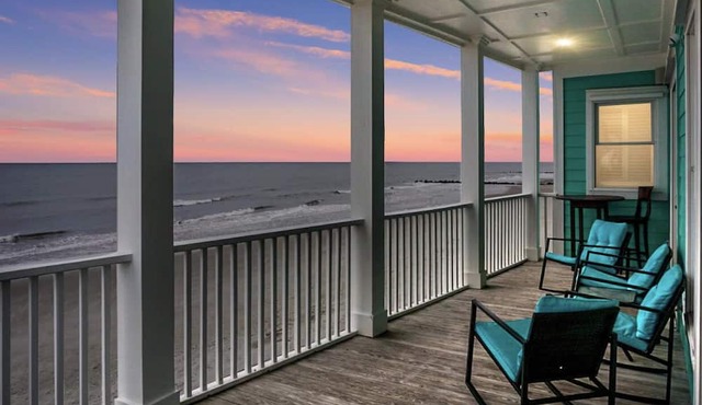 Featured "HGTV Dream Home" - Best View on the Oceanfront! in Folly Beach (Charleston)