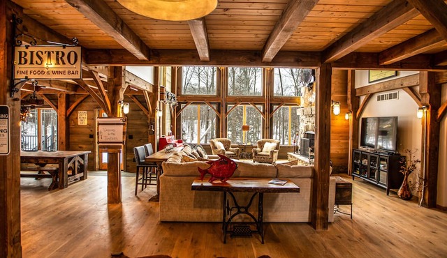 Boyne Mountain - Ski-In/Out, featuring 4 master suites with an outside Hot Tub in Boyne Falls