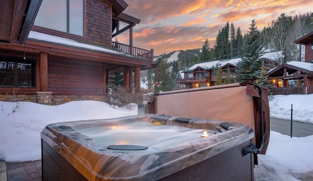Slopeside Chalet 106 I Hot Tub I Great Views I Bunk Room I Discounted Attractions in Winter Park