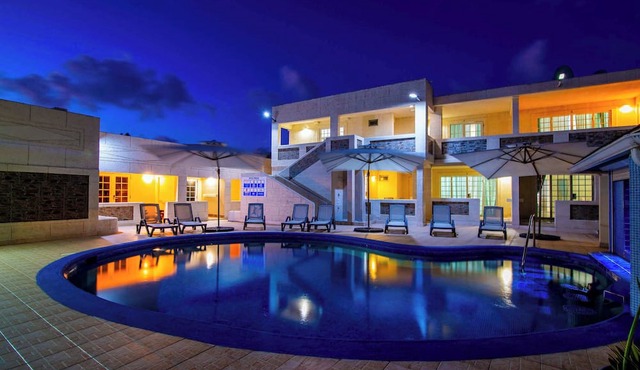 Relaxing Boutique Stay Near Beaches and Nightlife