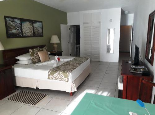 Tropical Sunset Beach Apartment Hotel